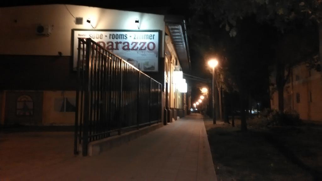 Hostel Paparazzo & Apartmens Kikinda Exterior photo