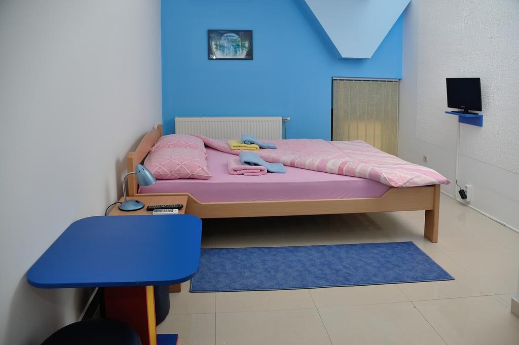 Hostel Paparazzo & Apartmens Kikinda Room photo